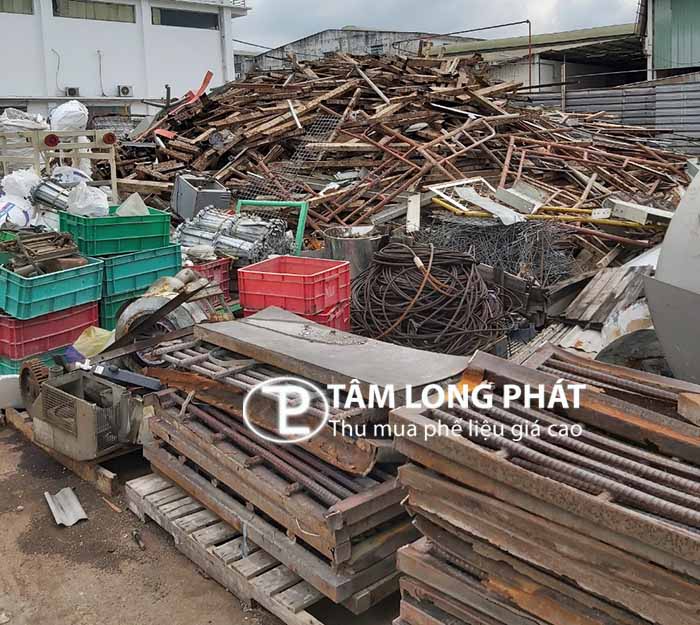 thu-gom-phe-lieu-cong-trinh