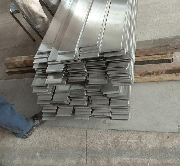 mua-tam-inox-phe-lieu