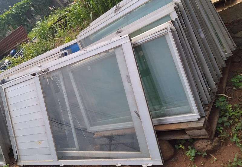 phe-lieu-nhom-cua-kinh