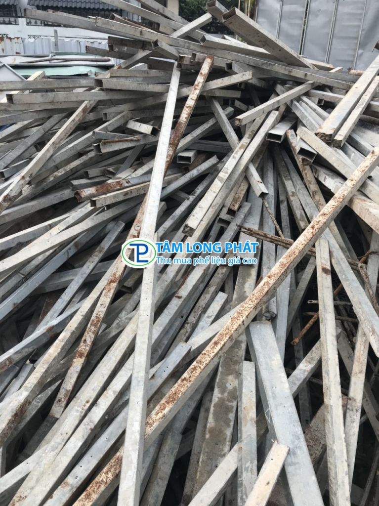 phe-lieu-sat-thu-dau-mot-gia-cao