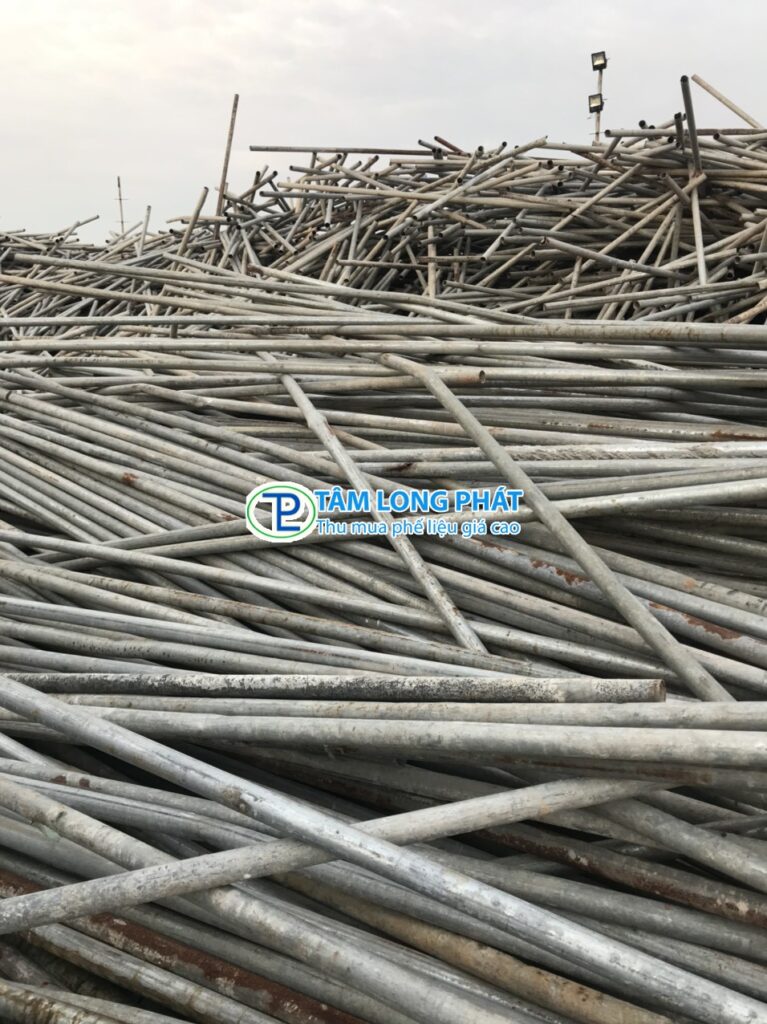 thu-mua-sat-thep-cong-trinh-gia-cao