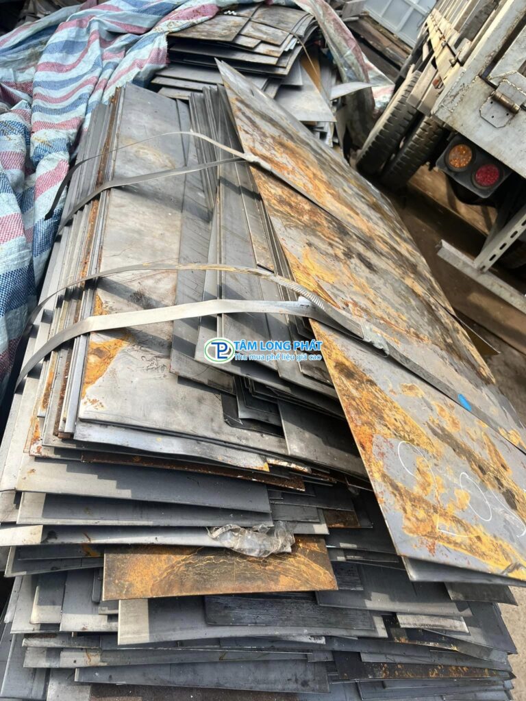 thu-mua-tam-sat-thep