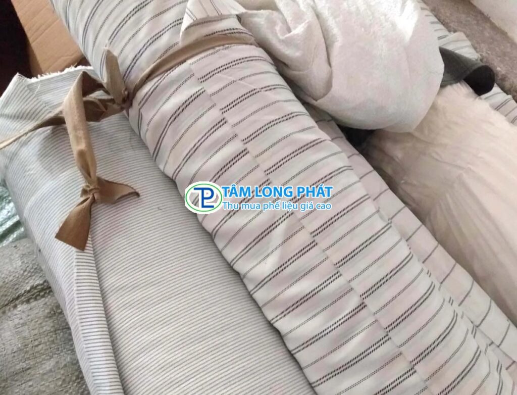 Thu Mua Vải Cây Giá Cao – Giải Pháp Thanh Lý Tận Gốc Cho Doanh Nghiệp