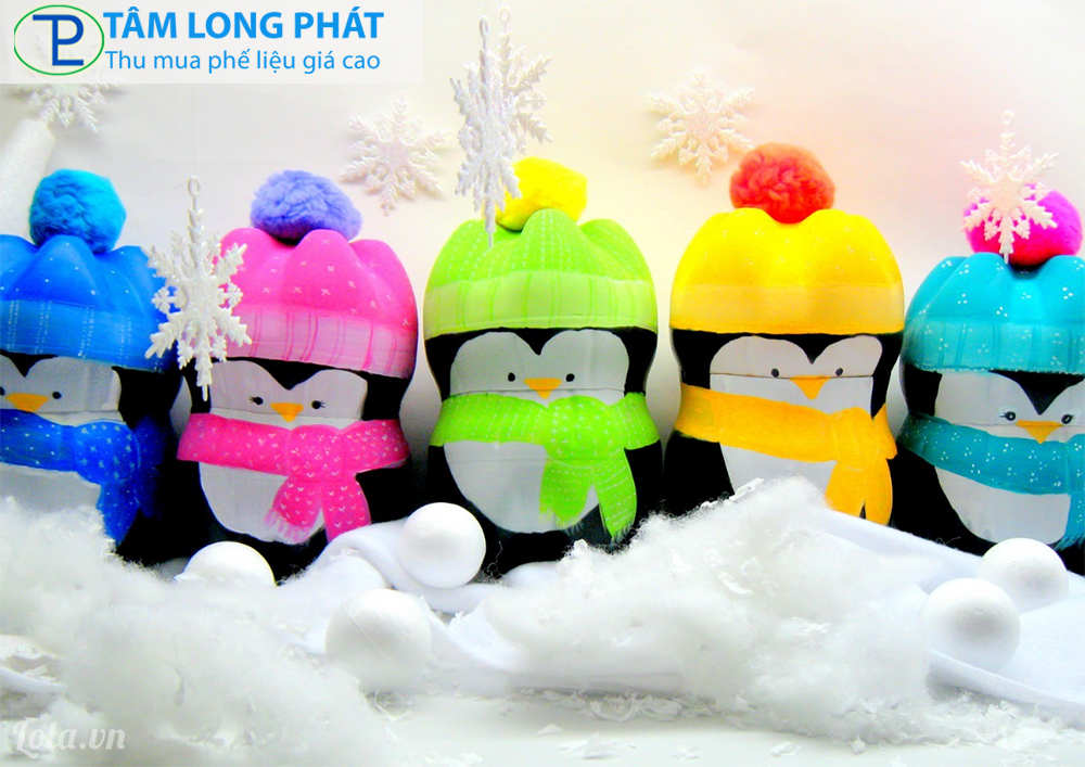 Tái chế chai nhựa thành chú chim cánh cụt