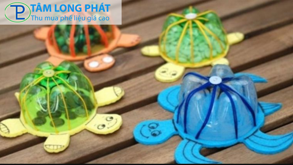 Tái chế chai nhựa thành những chú rùa