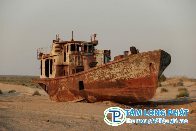 Các loại tàu thuyền cũ được thu mua tại Phế Liệu Tâm Long Phát