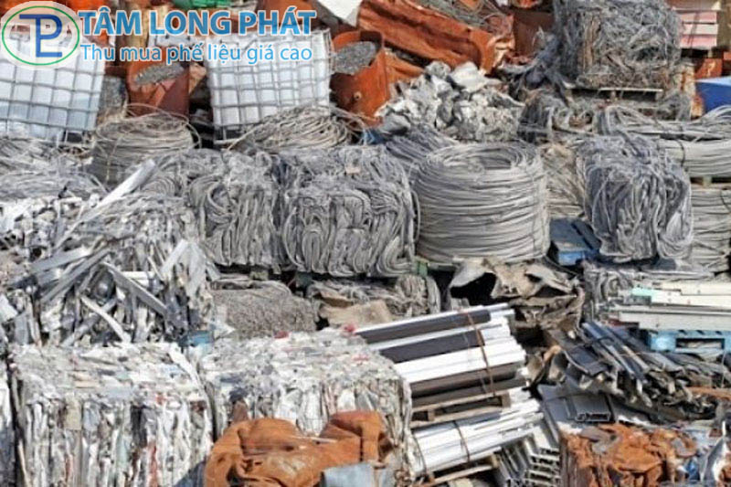 Cách làm giàu từ dịch vụ thu mua phế liệu