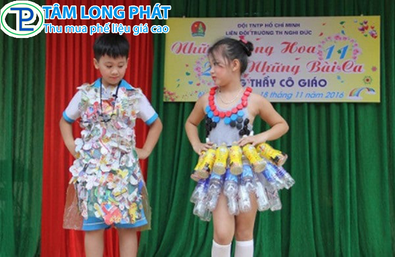 Hướng dẫn làm trang phục từ phế liệu