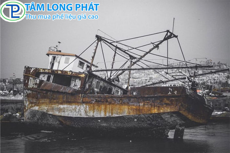 Mua bán tàu biển cũ, thuyền biển, mỏ neo với giá cao