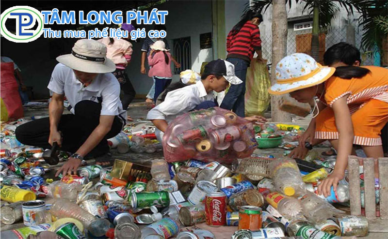 Ve chai là gì? Địa điểm thu mua ve chai giá cao